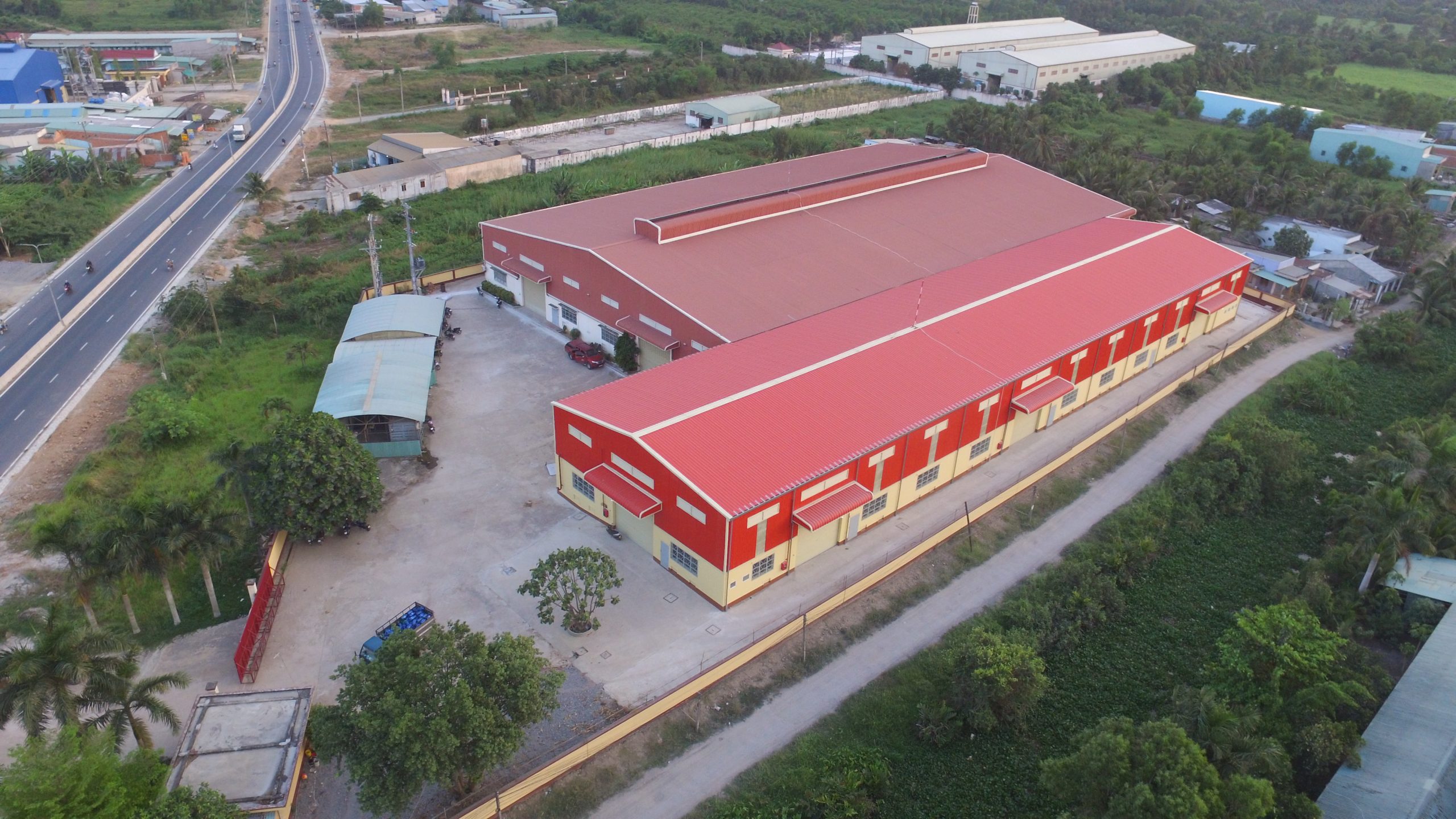 nha-xuong-thanh-hung-scaled