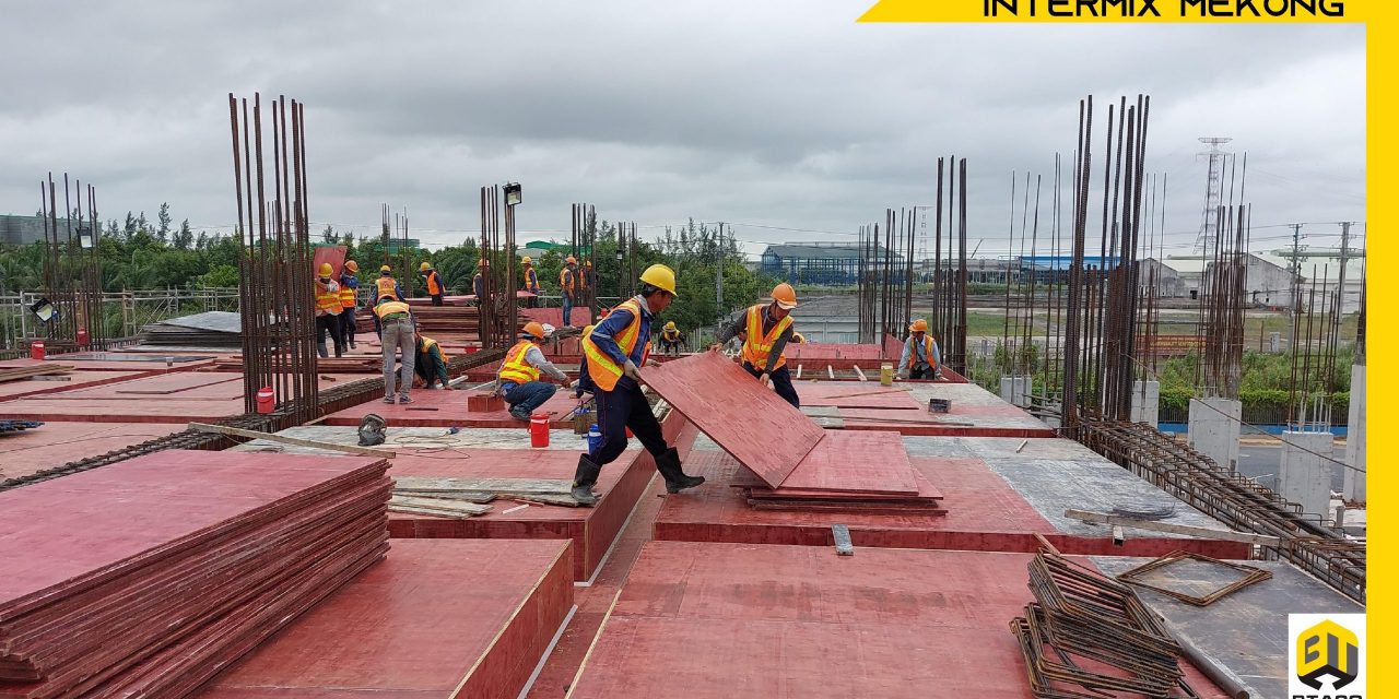 CẬP NHẬT TIẾN ĐỘ THI CÔNG DỰ ÁN NHÀ MÁY BỘT TRỘN INTERMIX MEKONG – GIAI ĐOẠN THI CÔNG CỐP PHA VÀ CỐT THÉP SÀN TẦNG 2 ( CAO ĐỘ : +6.000)